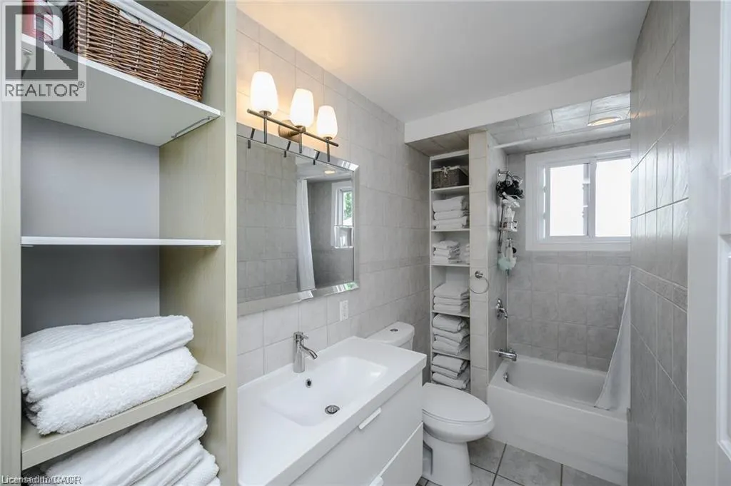 551 CHAMBERLAIN Road Unit# Upper, #Upper