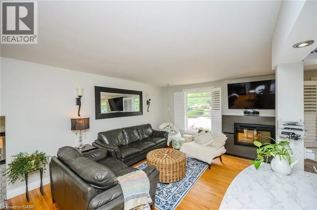 551 CHAMBERLAIN Road Unit# Upper, #Upper