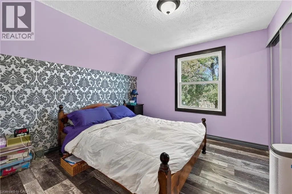 579 UPPER SHERMAN Avenue
