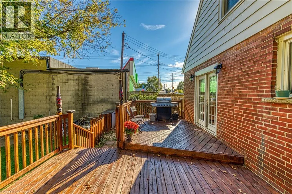 579 UPPER SHERMAN Avenue