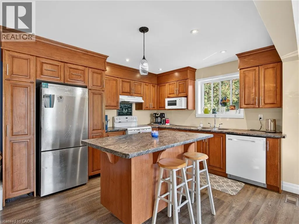 579 UPPER SHERMAN Avenue