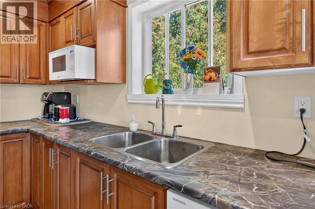 579 UPPER SHERMAN Avenue