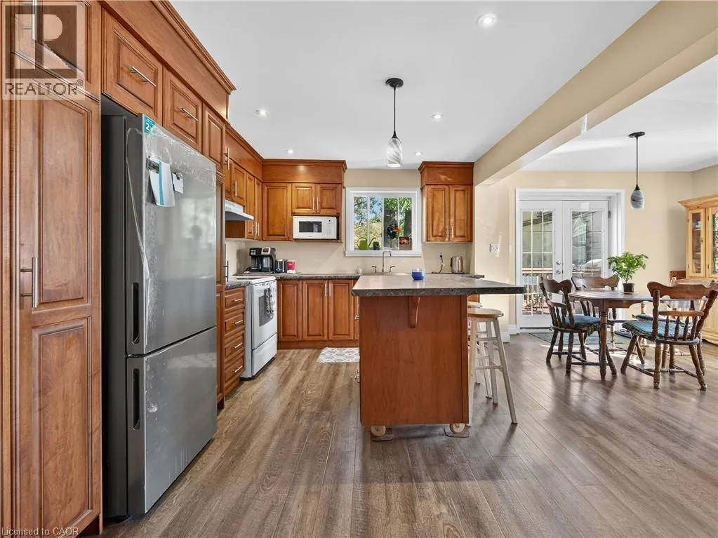 579 UPPER SHERMAN Avenue