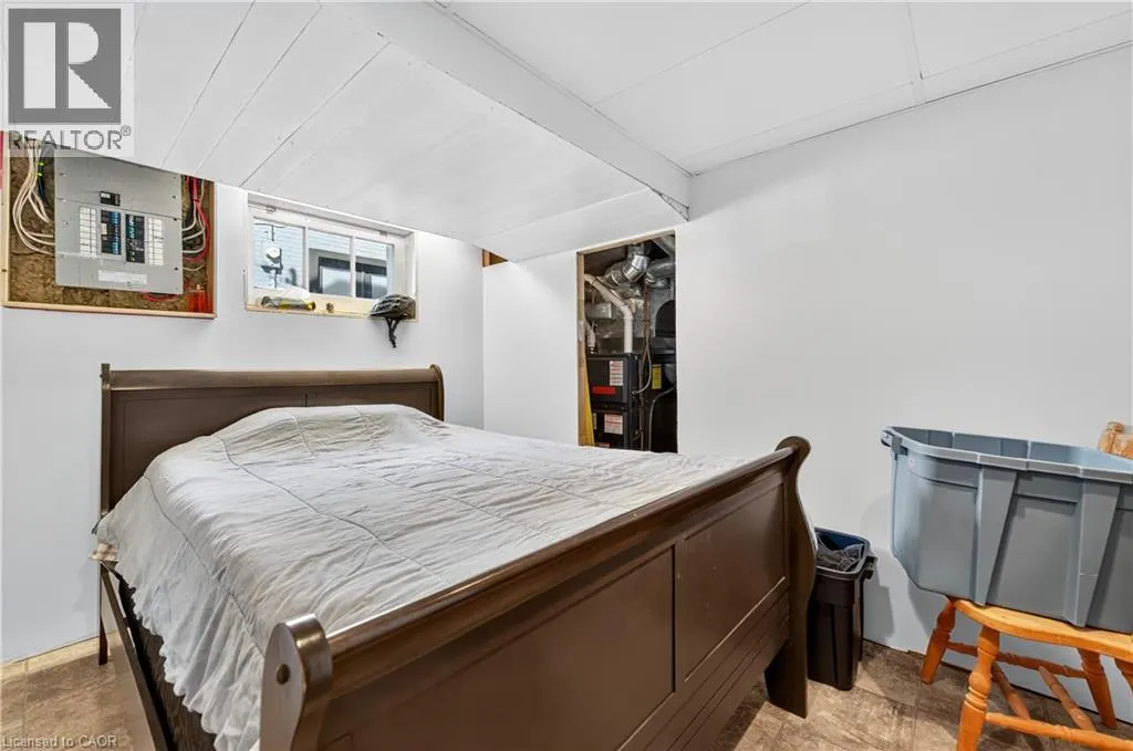 579 UPPER SHERMAN Avenue