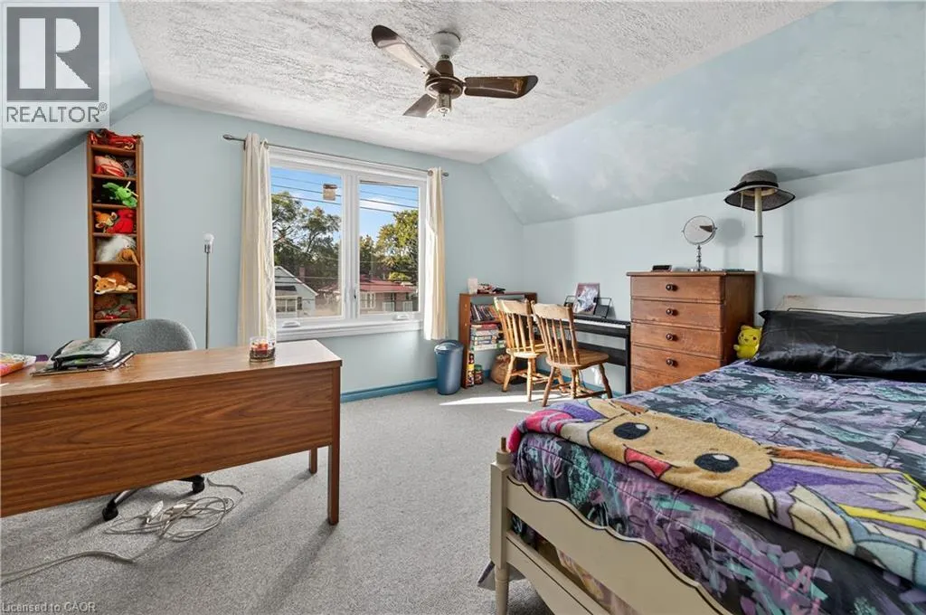 579 UPPER SHERMAN Avenue
