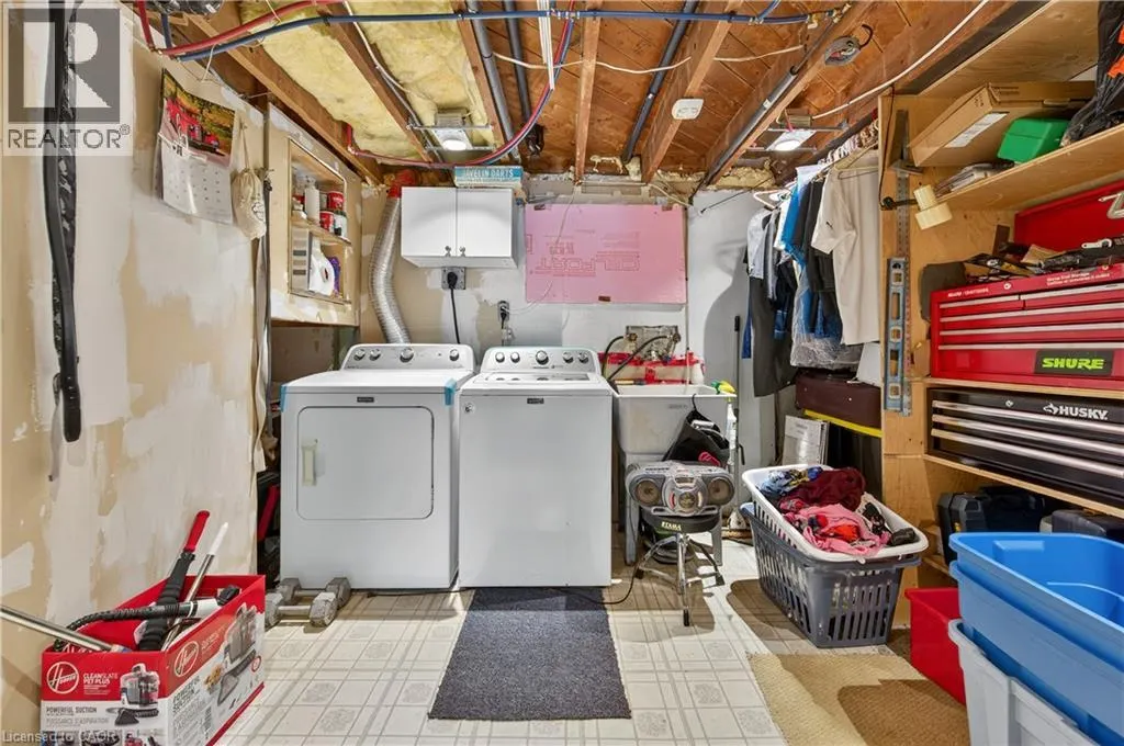 579 UPPER SHERMAN Avenue