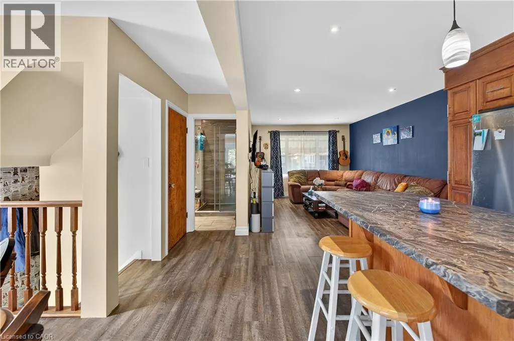 579 UPPER SHERMAN Avenue