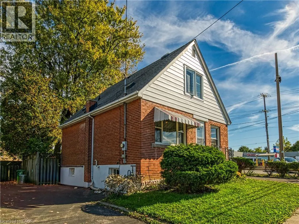 579 UPPER SHERMAN Avenue