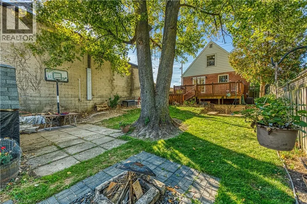 579 UPPER SHERMAN Avenue