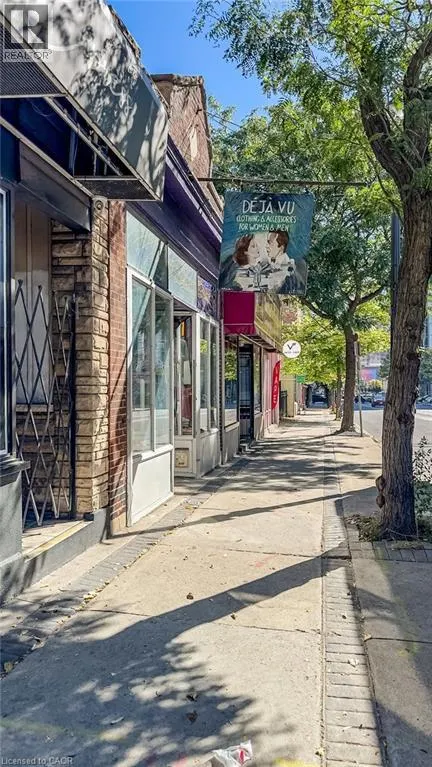 266 KING Street W