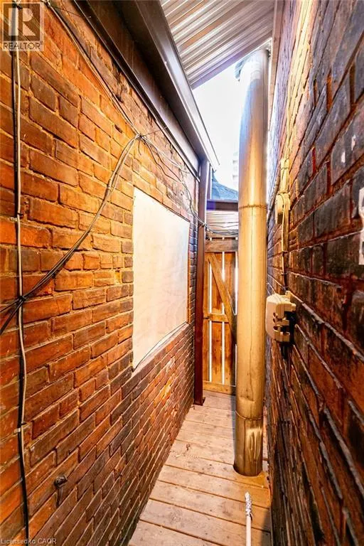 266 KING Street W