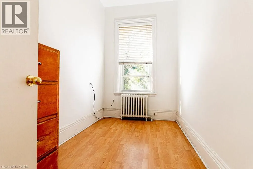 266 KING Street W