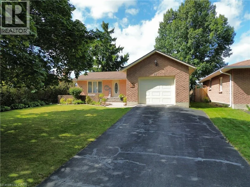 26 DOUGLAS Avenue
