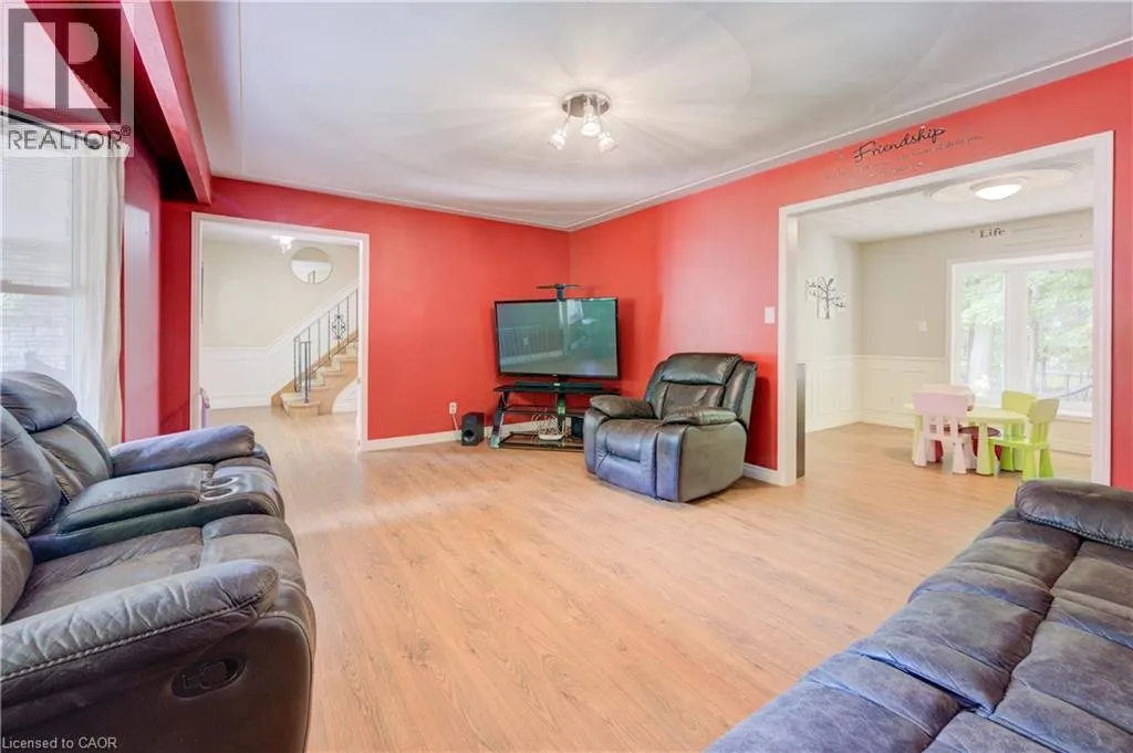 6 PURPLE MARTIN Court