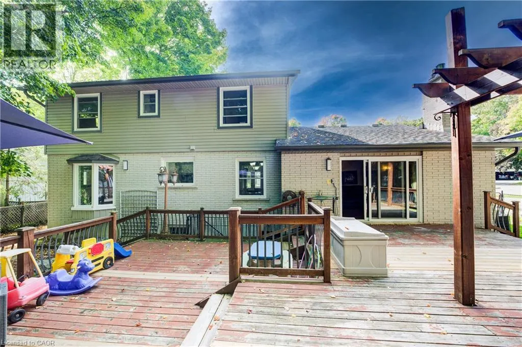 6 PURPLE MARTIN Court