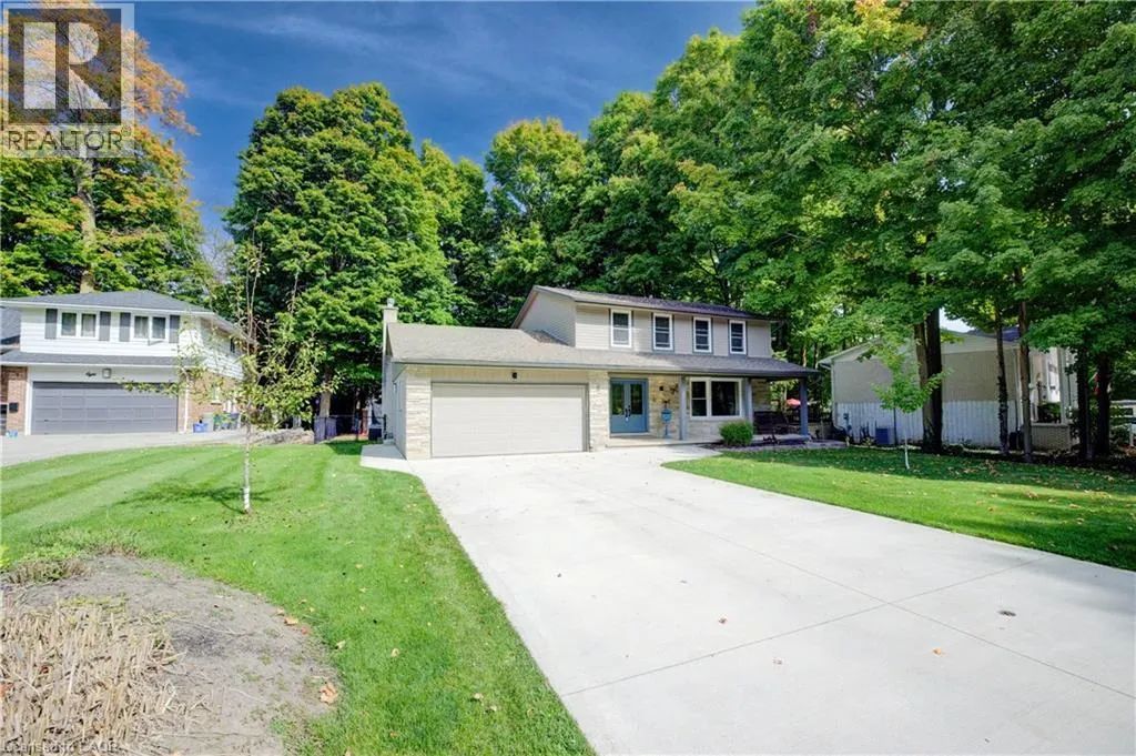 6 PURPLE MARTIN Court