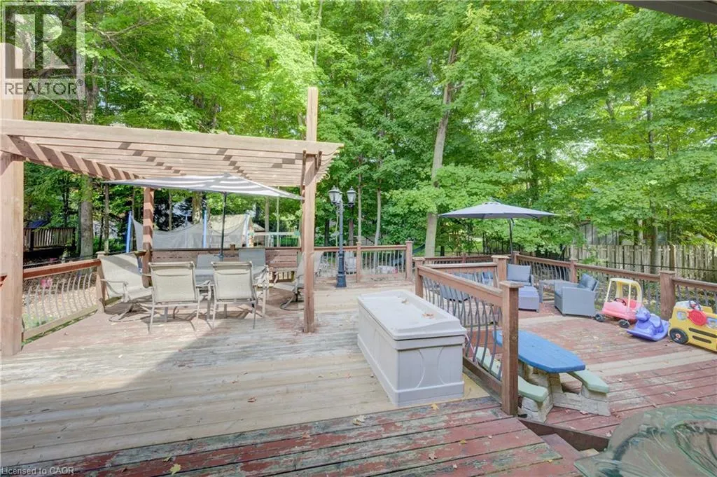 6 PURPLE MARTIN Court
