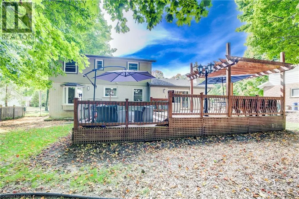 6 PURPLE MARTIN Court