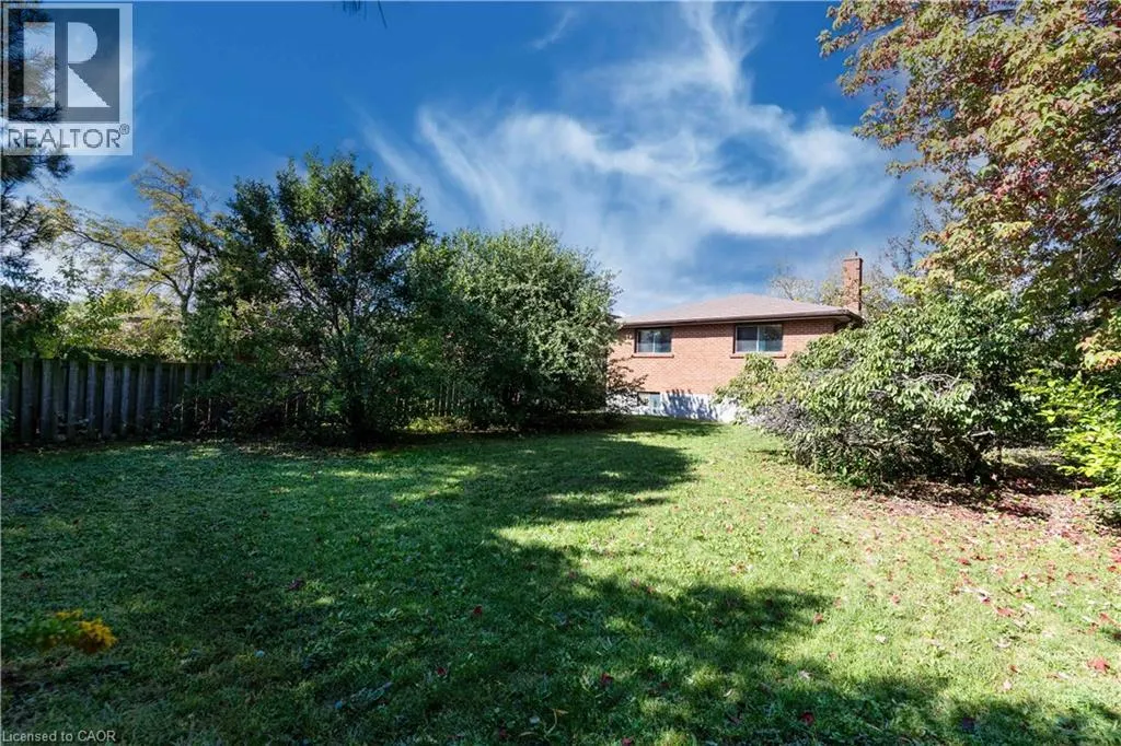 2632 BIRCH Crescent