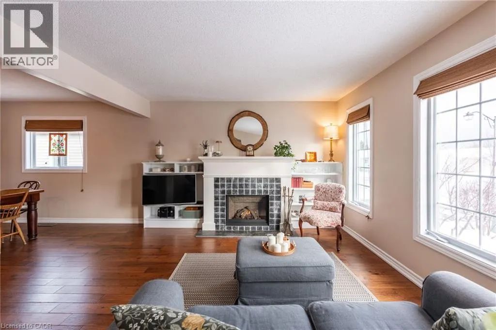 136 GLENARIFF Drive