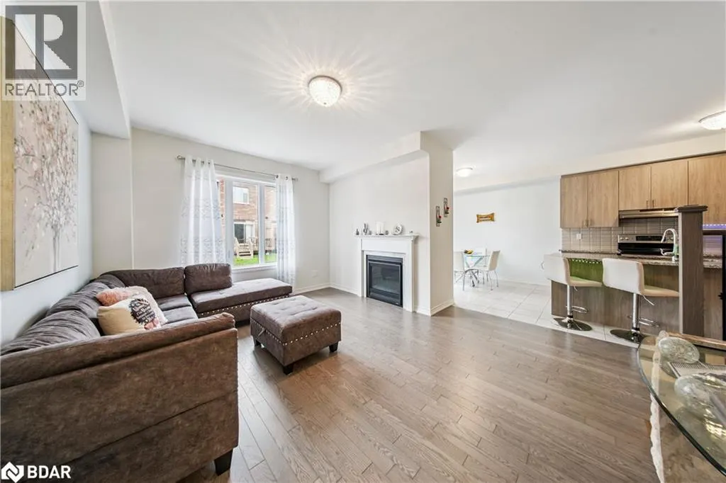 4 HICKLING Lane