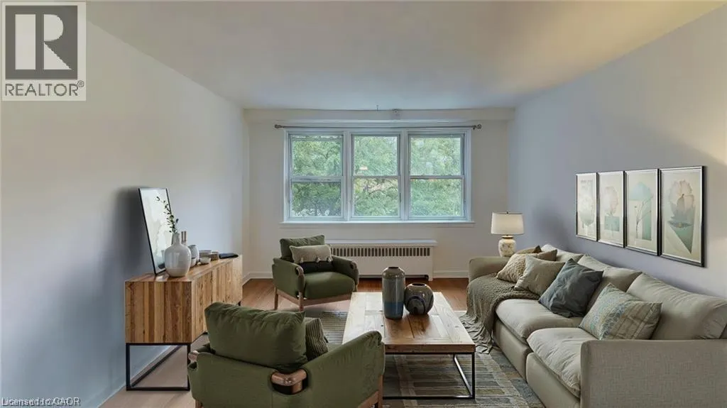 4 ROBINSON Street Unit# 7, #7