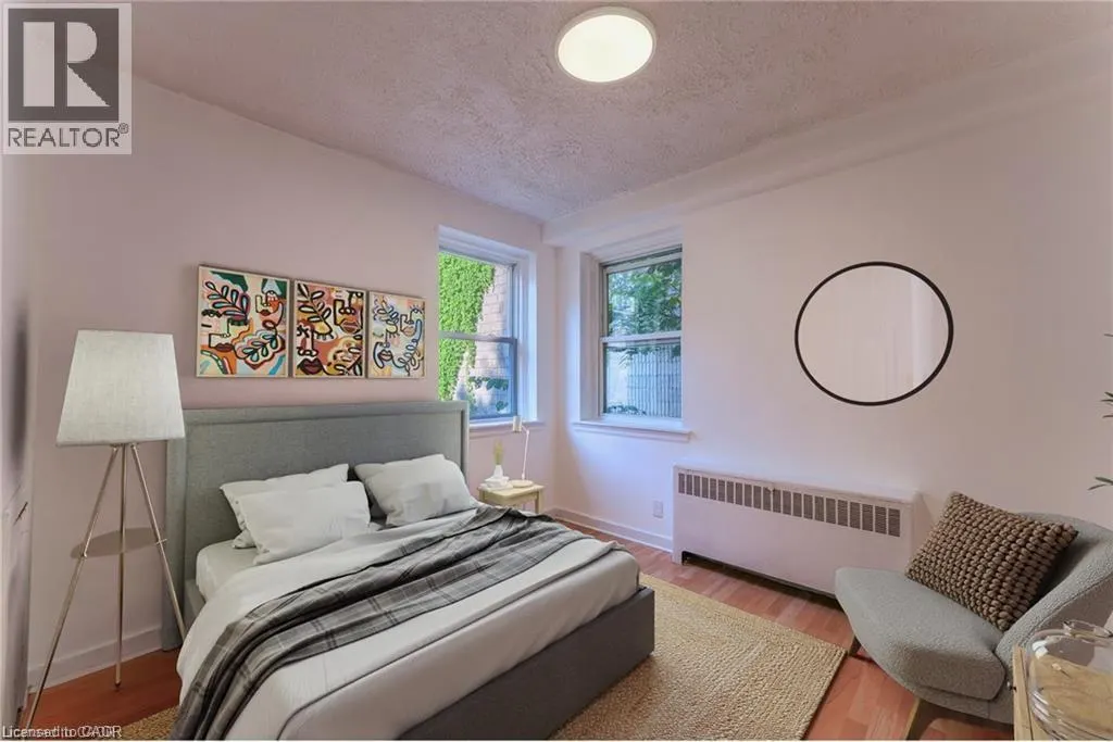 4 ROBINSON Street Unit# 7, #7