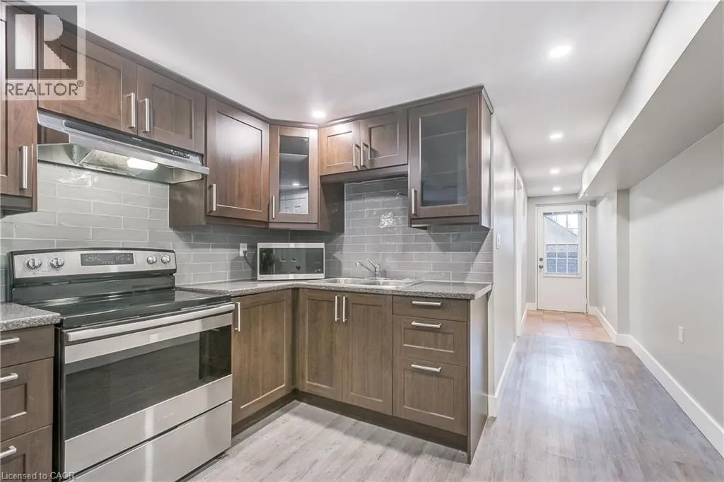 672 CASTLEGUARD Crescent Unit# 2, #2