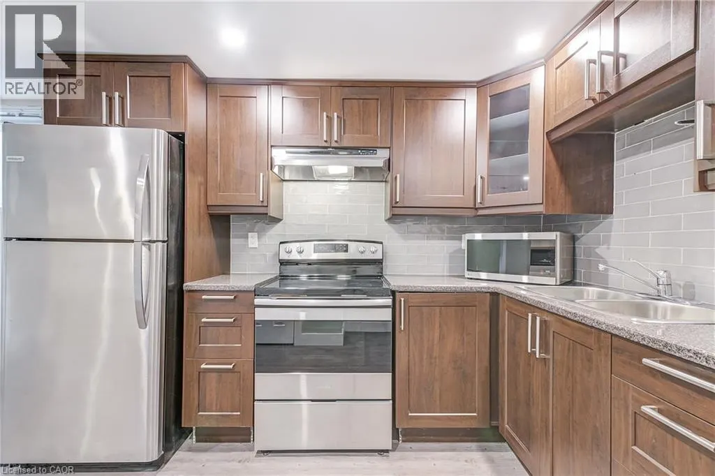 672 CASTLEGUARD Crescent Unit# 2, #2