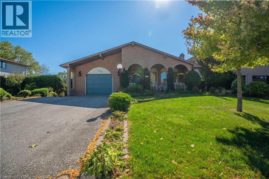100 ALBION FALLS Boulevard