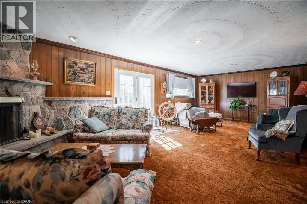 100 ALBION FALLS Boulevard
