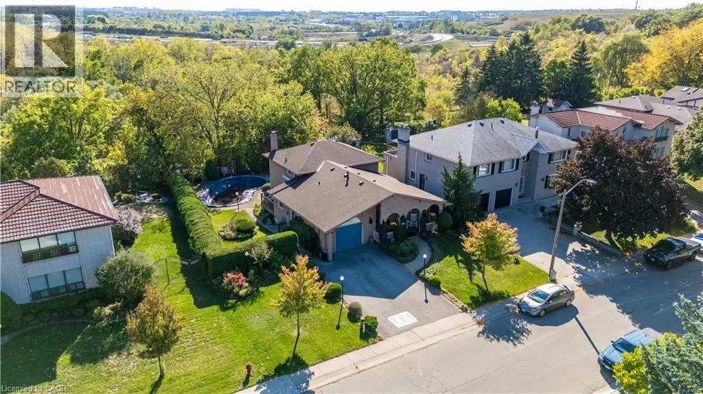100 ALBION FALLS Boulevard