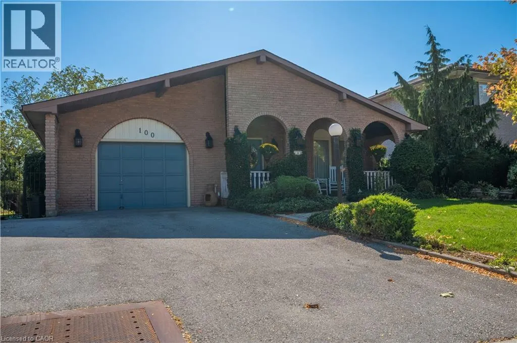 100 ALBION FALLS Boulevard