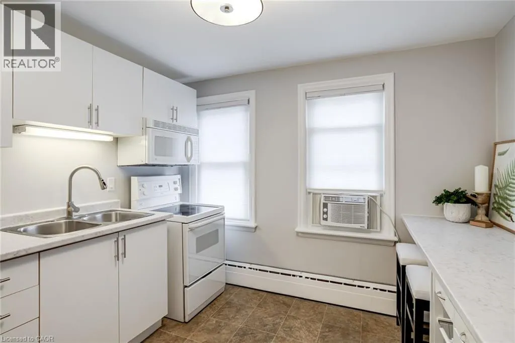 15 EMPRESS Avenue
