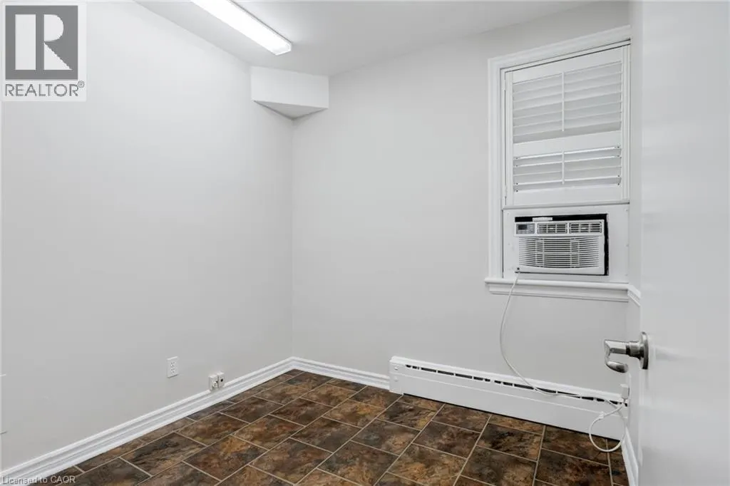 15 EMPRESS Avenue