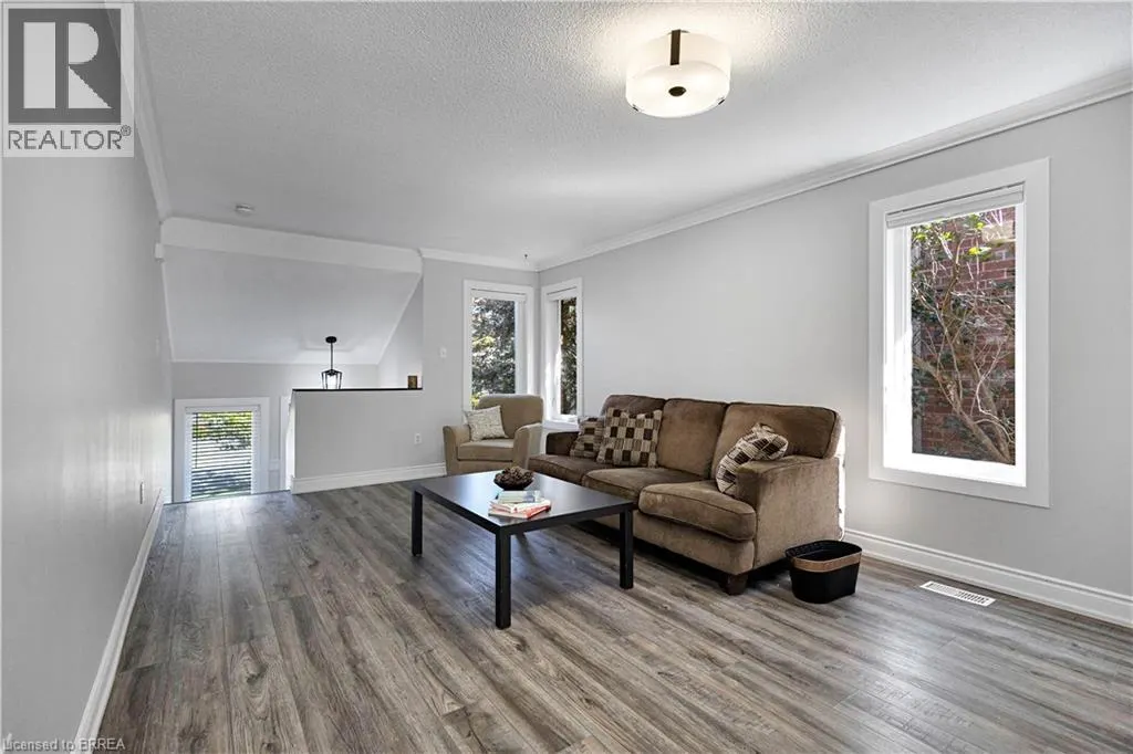 10 HARLEY Avenue