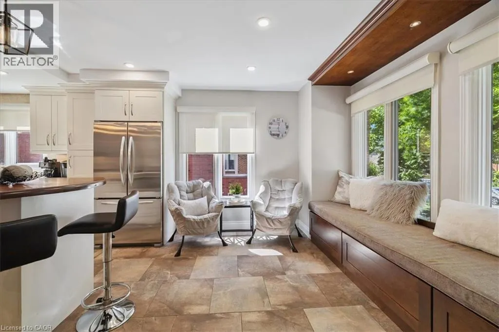 44 SUNVALE Place