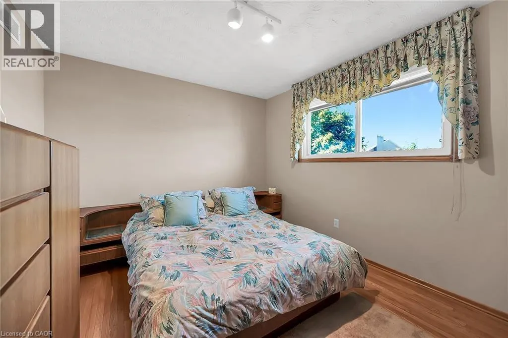 65 ELLINGTON Avenue