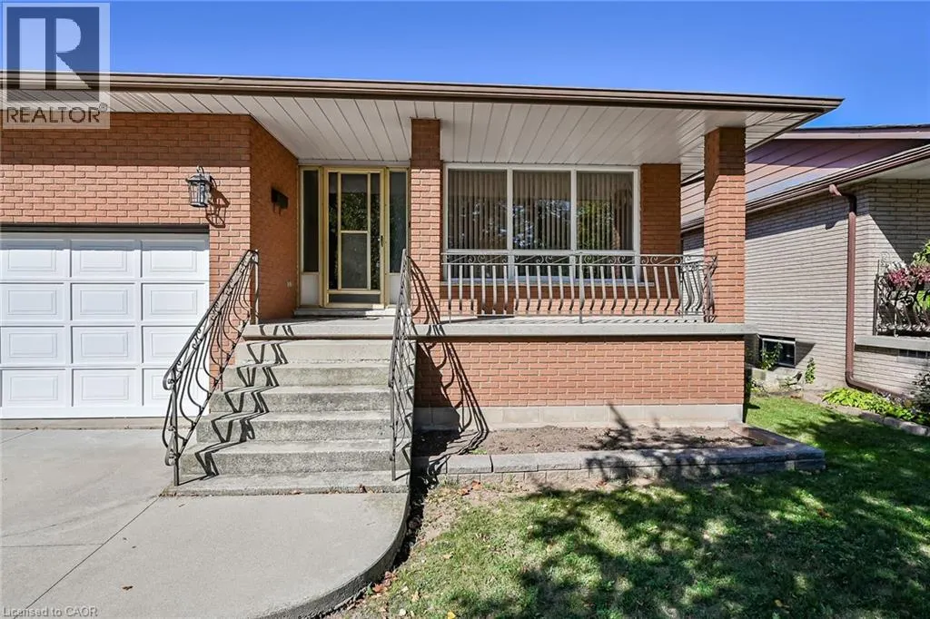 65 ELLINGTON Avenue