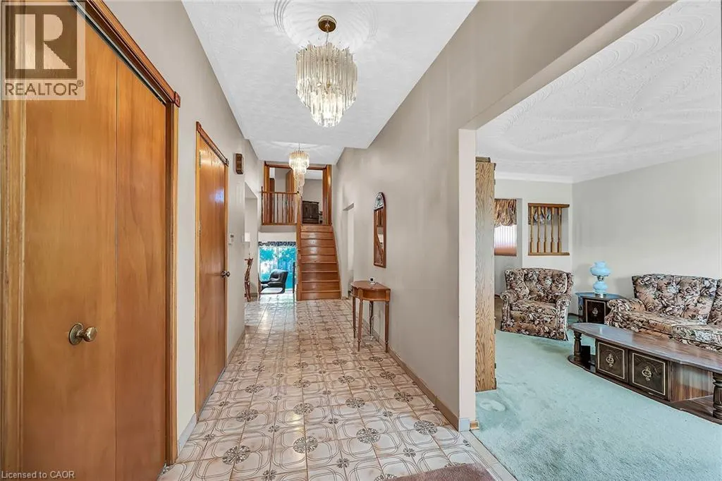 65 ELLINGTON Avenue