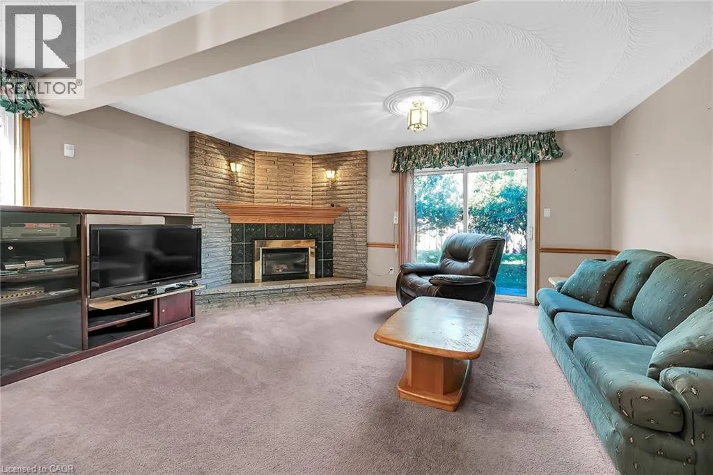 65 ELLINGTON Avenue