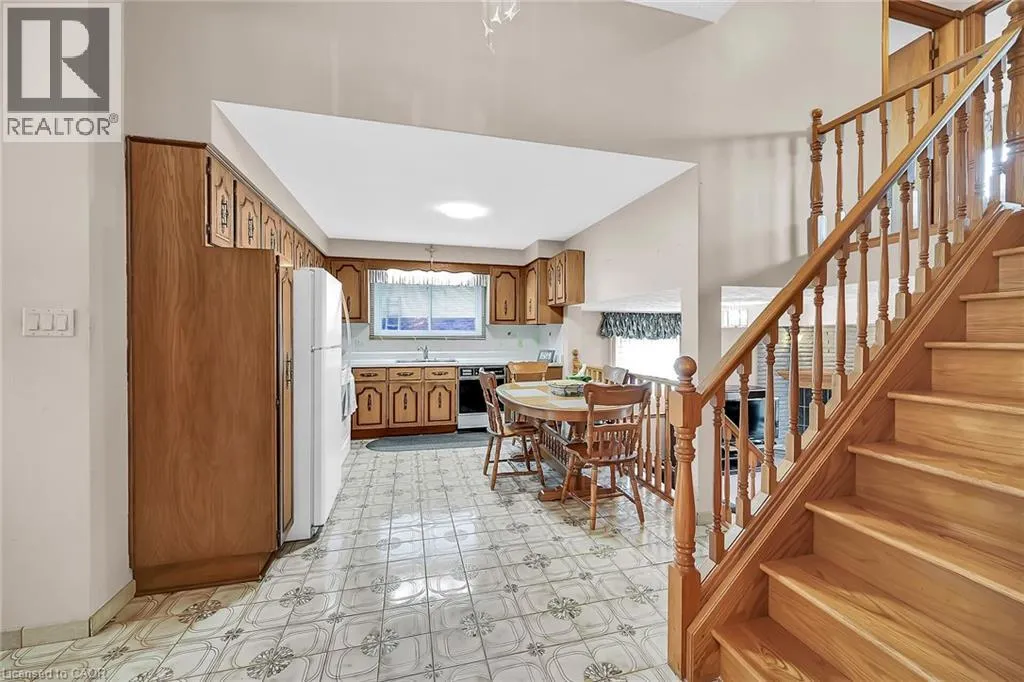 65 ELLINGTON Avenue