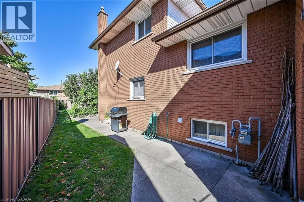 65 ELLINGTON Avenue