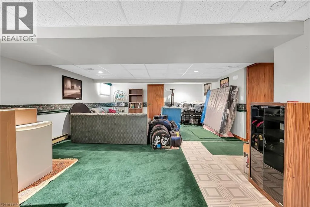 65 ELLINGTON Avenue