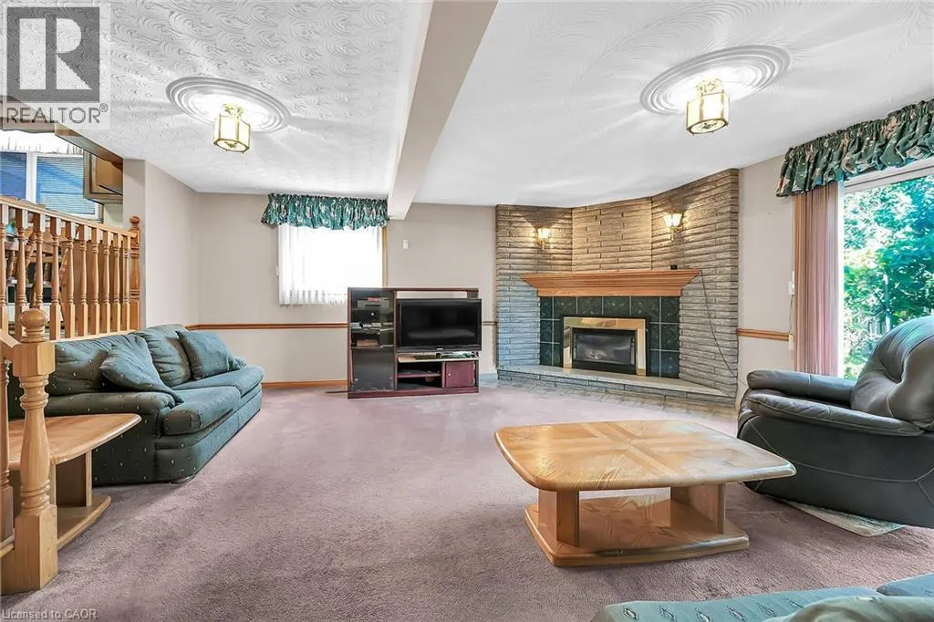 65 ELLINGTON Avenue