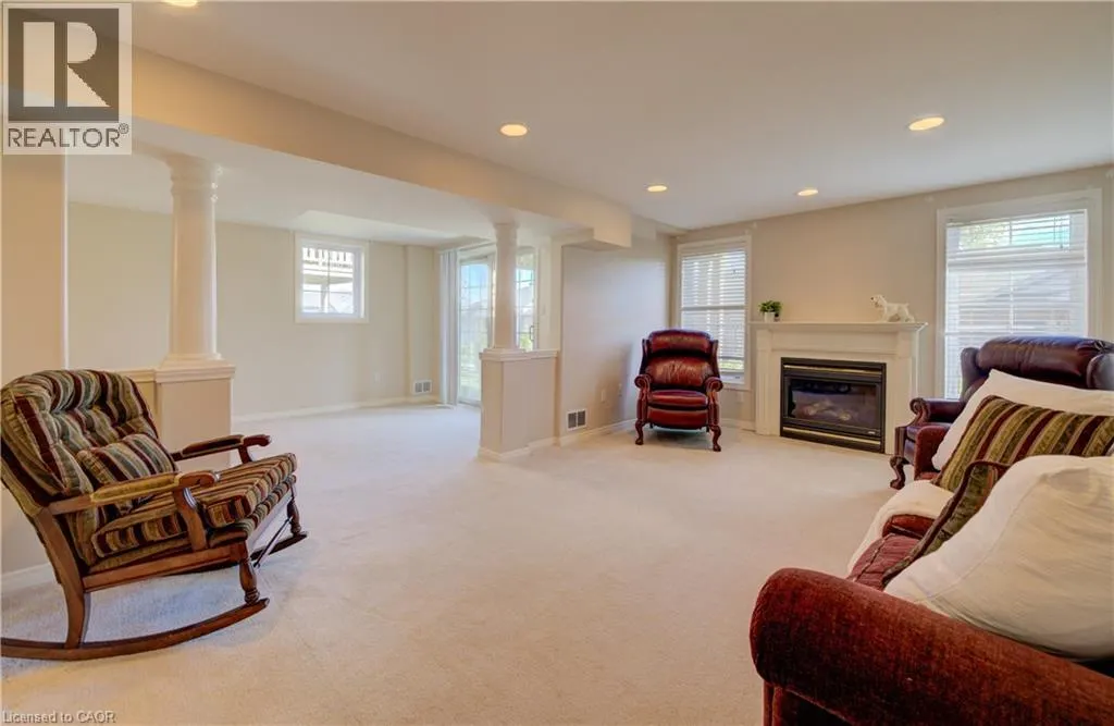 165 CHANDOS Drive Unit# 40, #40