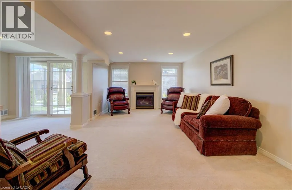 165 CHANDOS Drive Unit# 40, #40