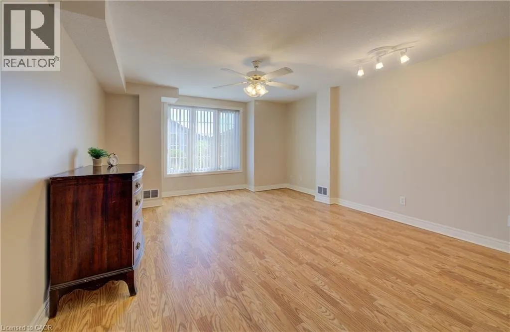 165 CHANDOS Drive Unit# 40, #40