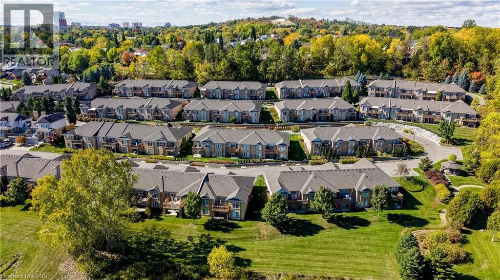 165 CHANDOS Drive Unit# 40, #40