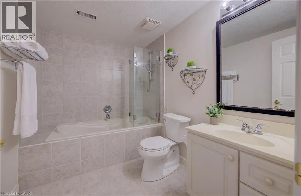 165 CHANDOS Drive Unit# 40, #40